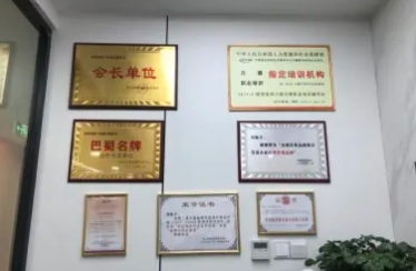 住家保姆 金牌月嫂 五星育儿嫂,钟点工保洁,护理老人 病人 住家保姆 金牌月嫂 五星育儿嫂,钟点工保洁,护理老人 病人